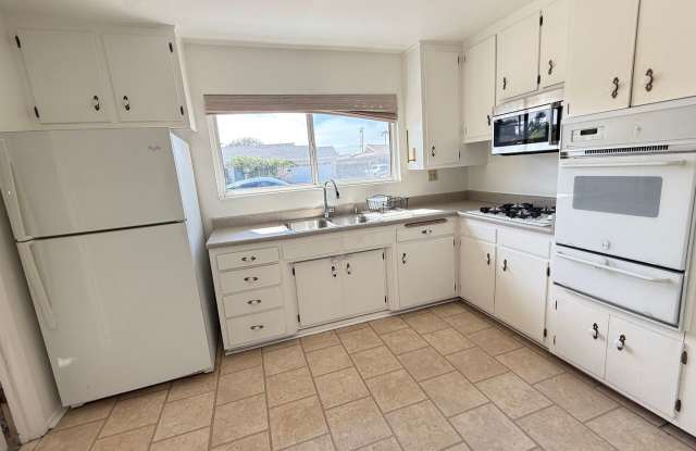 Cardiff 3 br one level large yard pet OK  house TEXT 858-774-1574 Gallery 3
