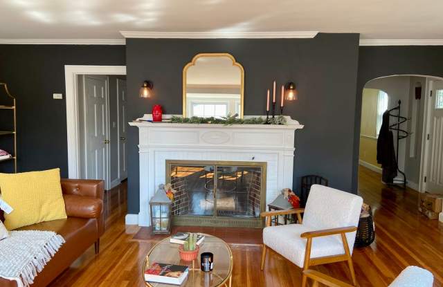 3 Bed Home with a Yard and Garage! Available for July! photos photos