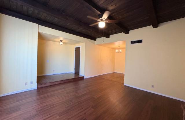 Mesa 2 Bedroom 1 Bath in Triplex Building Gallery 4