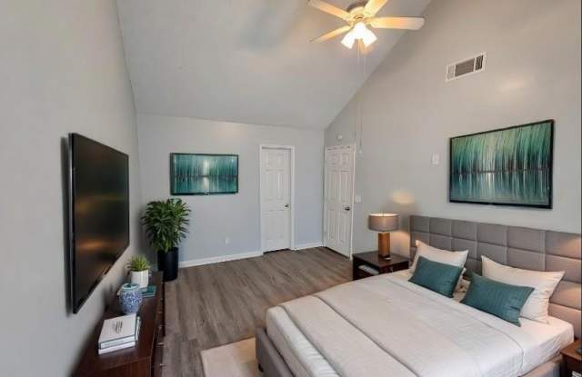 500 Mica Trc III photos photos