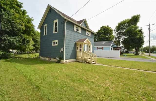 219 E Hoard St Gallery 4