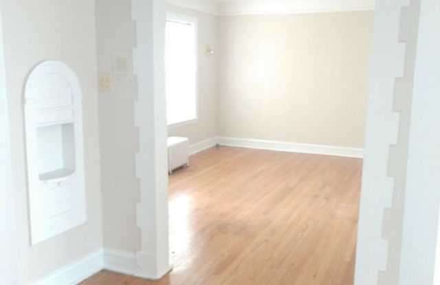 1804 West FARWELL photos photos