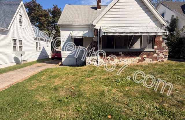 Spacious 3 Bed 1 bath home Gallery 1