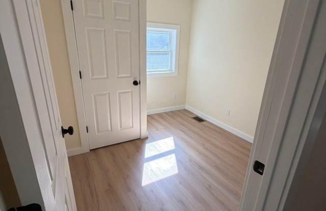 5526 Swisher Road Gallery 3