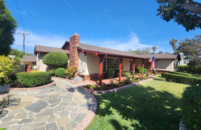 Single Story 2 Bedroom House on Large Lot in La Mesa Gallery 1