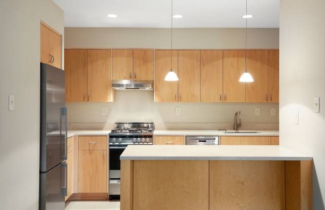 1, 2 & 3 Bedrooms Available, near U of M!  Beautiful remodeled Apartments! Lauderdale Gallery 4