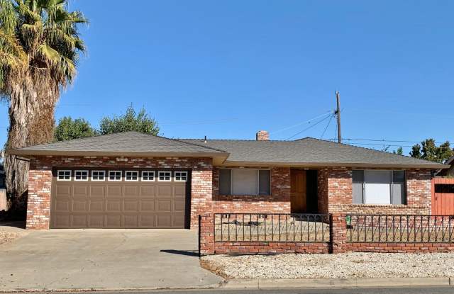 3/2 Home in Hollister - 1270 Mesa Drive, Hollister, CA 95023