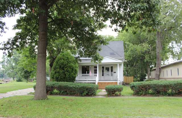 Large House Available for Move-In August 1st! photos photos