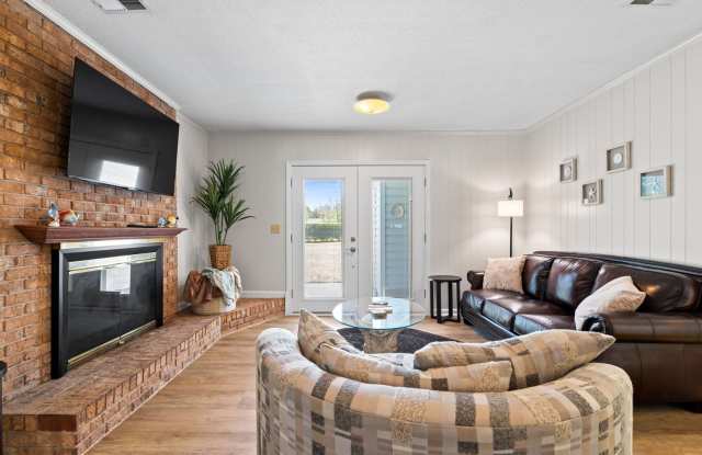 Horsin' Around | Furnished 3BR Midterm Rental in Wilmington Gallery 3