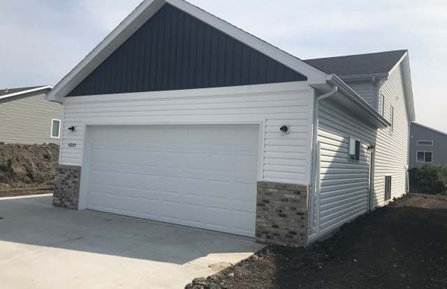 4 Bed 2 Bath Single Family Home photos photos