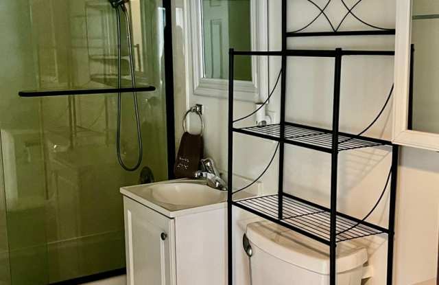 Hidden Gem with Views! 2 bedroom, 1 bathroom photos photos