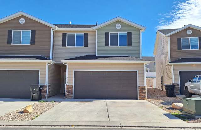 3 Bedroom 2.5 Cedar Bend Unit - 3062 225 East, Cedar City, UT 84721