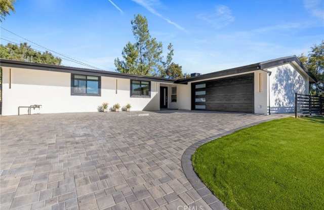 20509 Califa photos photos