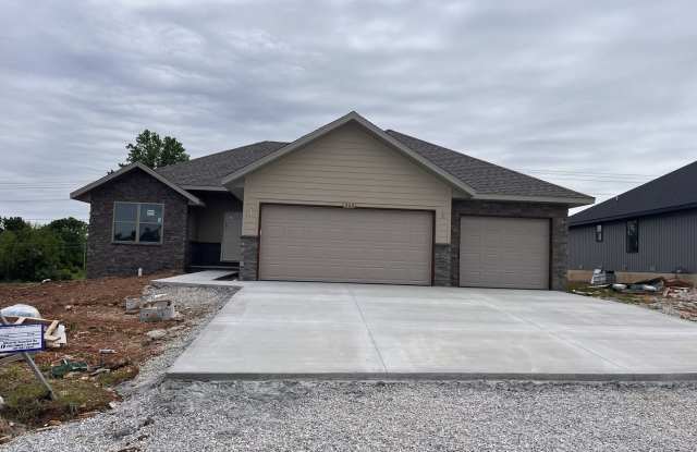 Beautiful, brand-new, 3-bedroom, 2-bath home in Nixa with a 3-car garage. photos photos