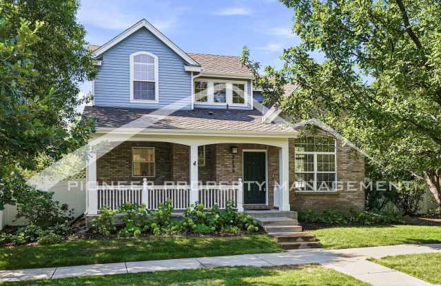 Gorgeous Home with Central AC and Washer/Dryer Gallery 1