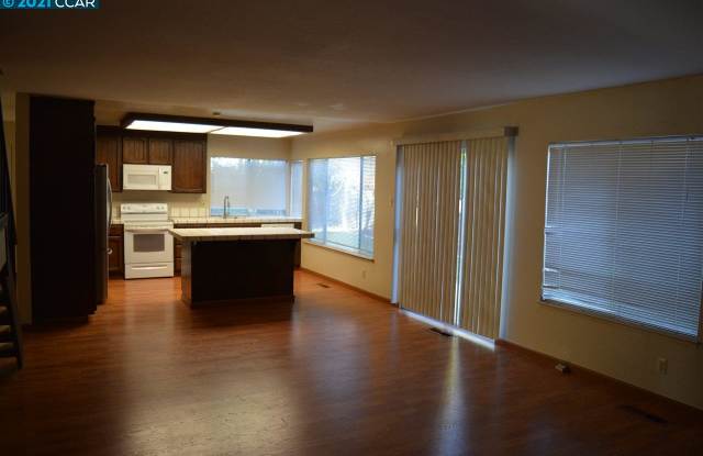 4395 N Water Oak Ct Gallery 2