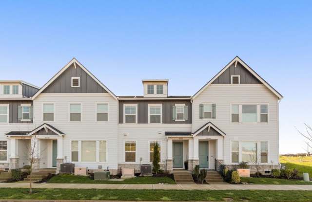 Modern 3 Bedroom, 2.5 Bathroom Townhome in South Cooper Mountain photos photos