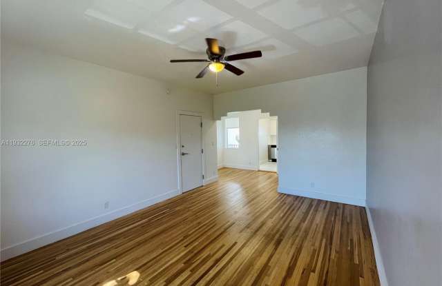 831 16th St photos photos