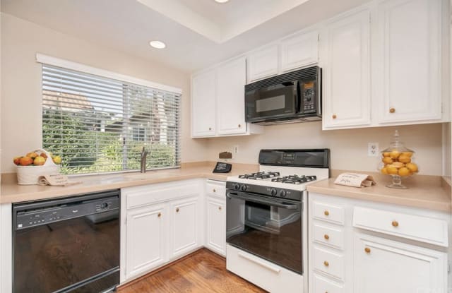 27694 Calle Valdes - 27694 Calle Valdes, Mission Viejo, CA 92692