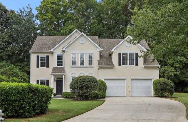 225 W Brookhollow Court Gallery 3