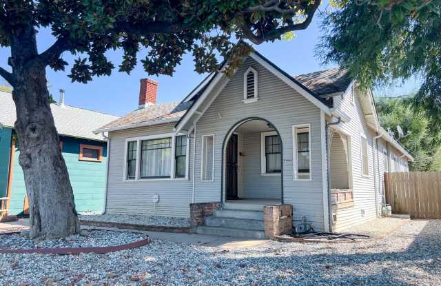 3 Bed, 2 Bath East Sacramto Area Home - 2201 36th Street, Sacramento, CA 95817 3 Bed, 2 Bath East Sacramto Area Home - 2201 36th Street, Sacramento, CA 95817