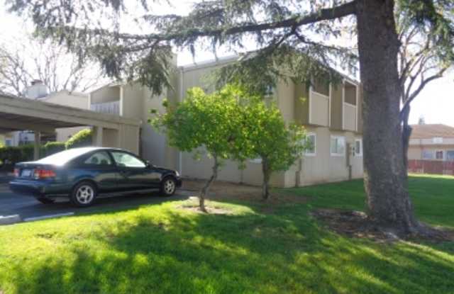 1909 Covillaud St - 1909 Covillaud Street, Marysville, CA 95901