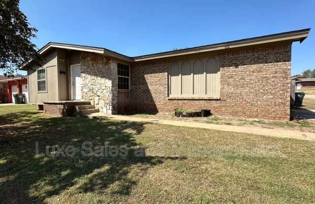 4207 N. Shadybrook Dr photos photos