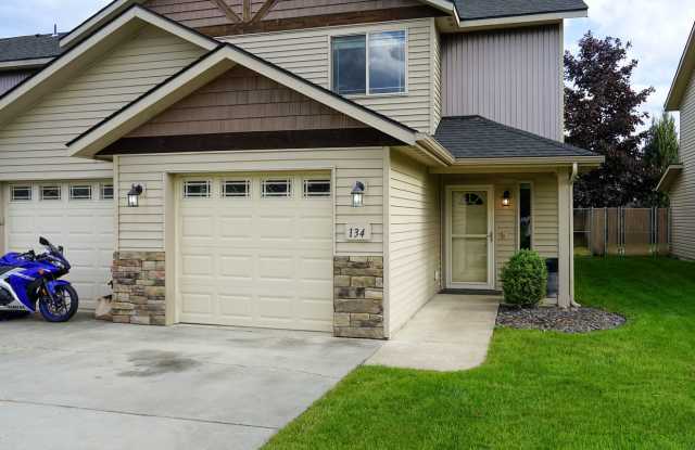 Town home just North of Hayden Ave - 134 Maryanna Lane, Hayden, ID 83835