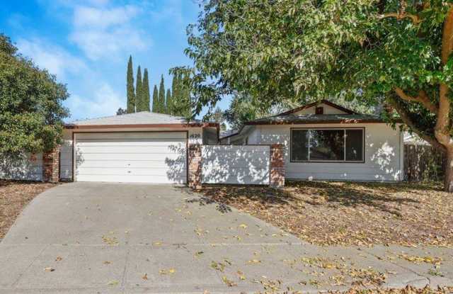 For Rent: 1620 Monarch Lane – Your East Davis Retreat! photos photos