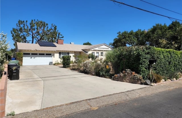 9812 Columbus Avenue - 9812 Columbus Avenue, Los Angeles, CA 91343