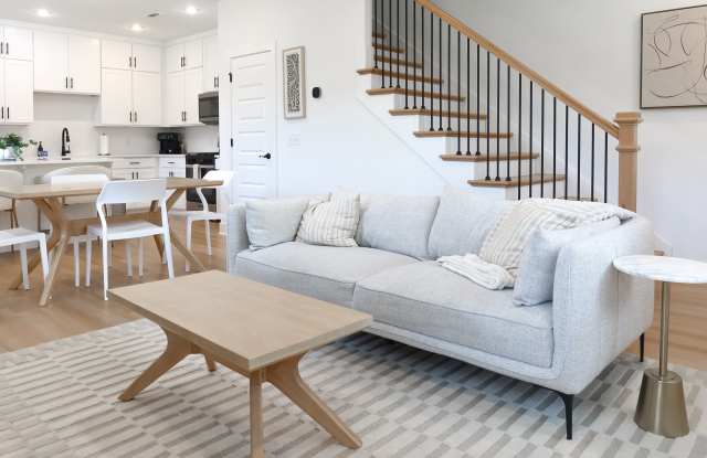 1326 Van Buren Avenue - 2 Gallery 3