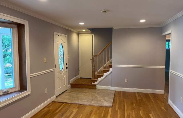 6803 DANTE Court Gallery 2