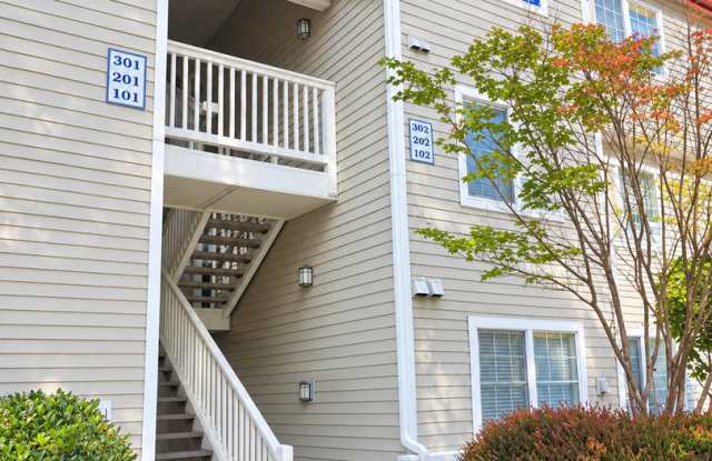 Welcome Home! Beautiful, Like-New 2-Bedroom Condo in a Convenient Location Gallery 1