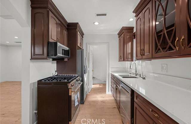 18621 Bryant Street photos photos