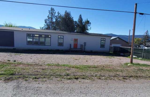 Haakenson - Fully Furnished Lake House with Dock Only available Oct 15th, 2026 until May 15th, 2027 Gallery 1
