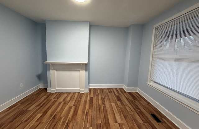 5502 Spring Street Gallery 2
