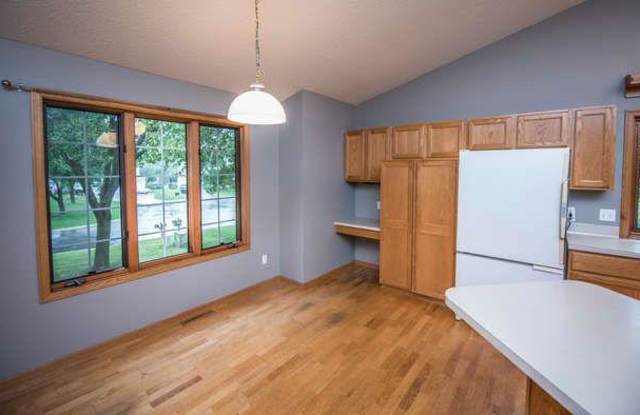 17414 Honeysuckle Court Gallery 4