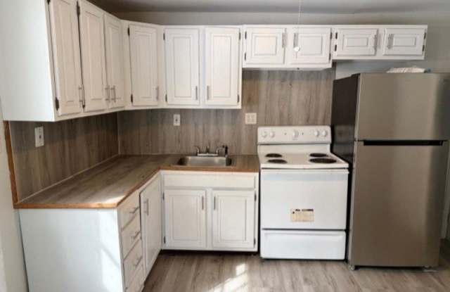 8 Center St photos photos