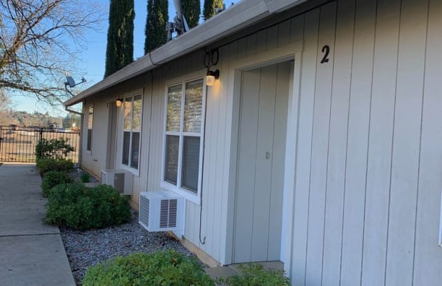 963 West Street Apt 2 - 963 West Street, Redding, CA 96001
