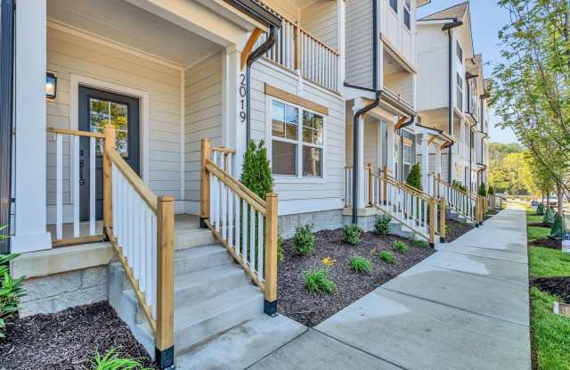 Bright and Airy Townhome at Maple Grove in East! Gallery 4