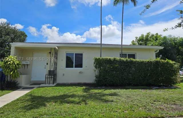 145 SW 60th Ct Gallery 2
