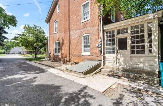 19332 LONGMEADOW Road Gallery 2
