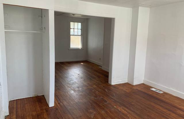 208 Liberty Ct. Gallery 4
