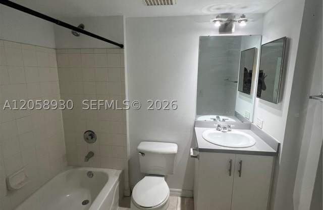 2427 Centergate Dr Gallery 3