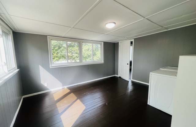 513 W. Morgan Street - B Gallery 2