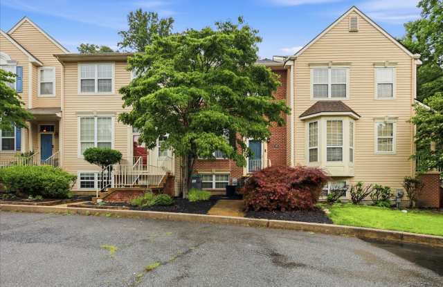 Town Home in Popular North Pointe photos photos