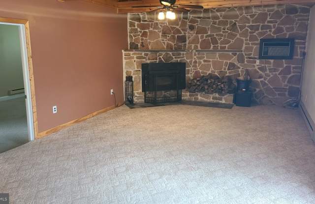 733 WOODBROOK LANE Gallery 2