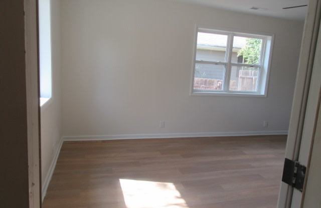 40 Ranlo Ave Gallery 2