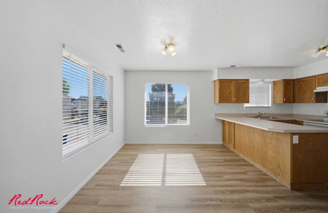 Newly Updated and Move-In Ready 3 bedroom Townhome! photos photos