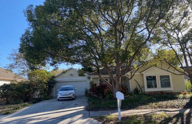 Florida living at its finest with the 2 bedrooms and 2 bathrooms plus a flex room home! photos photos
